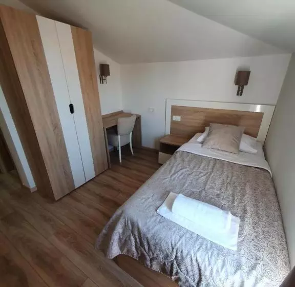 تختخواب و صبحانه Vesna