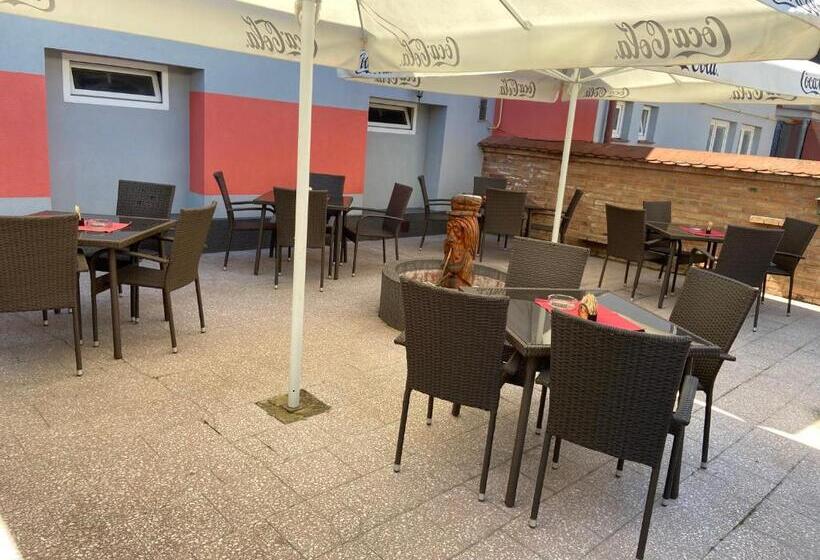 Panzió Penzion A Restaurace Na Jízdárně
