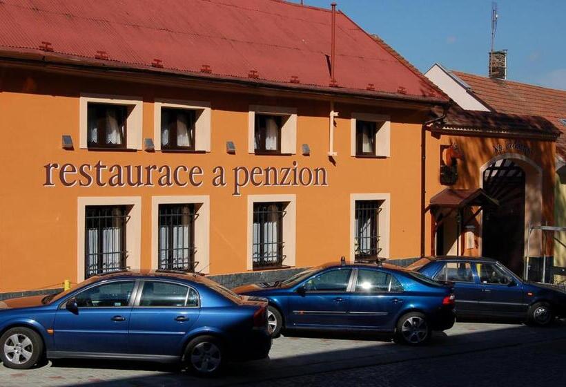 Panzió Penzion A Restaurace Na Jízdárně