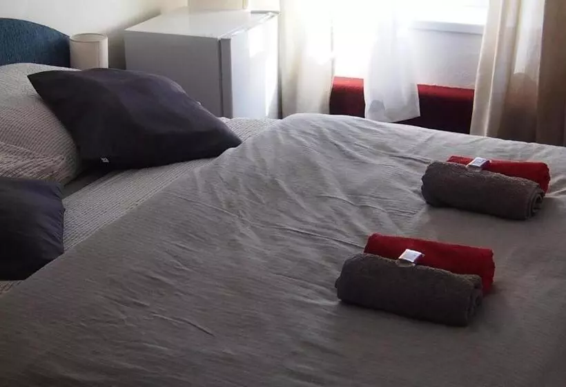 Majatalo Penzion A Restaurace Na Jízdárně