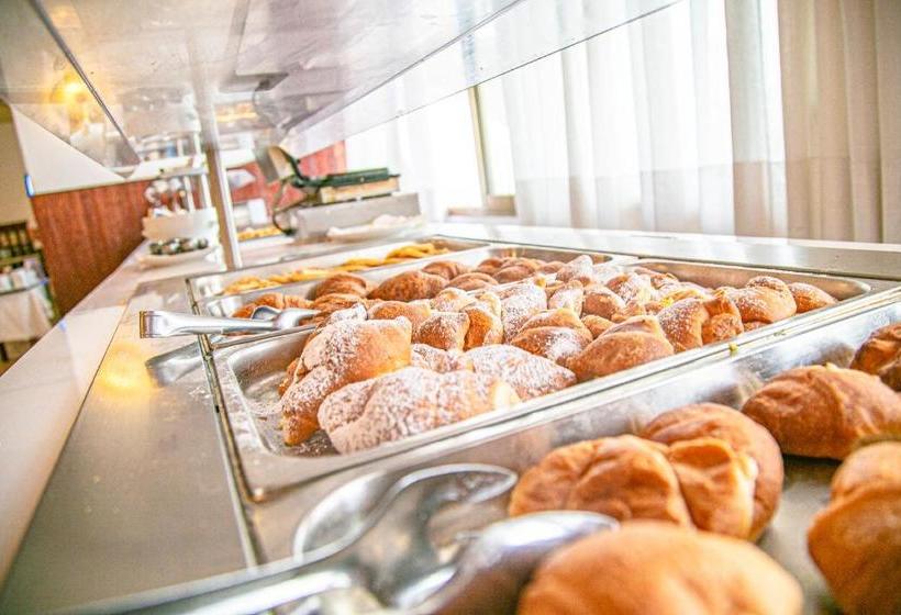 فندق Albergo Etico Cesenatico