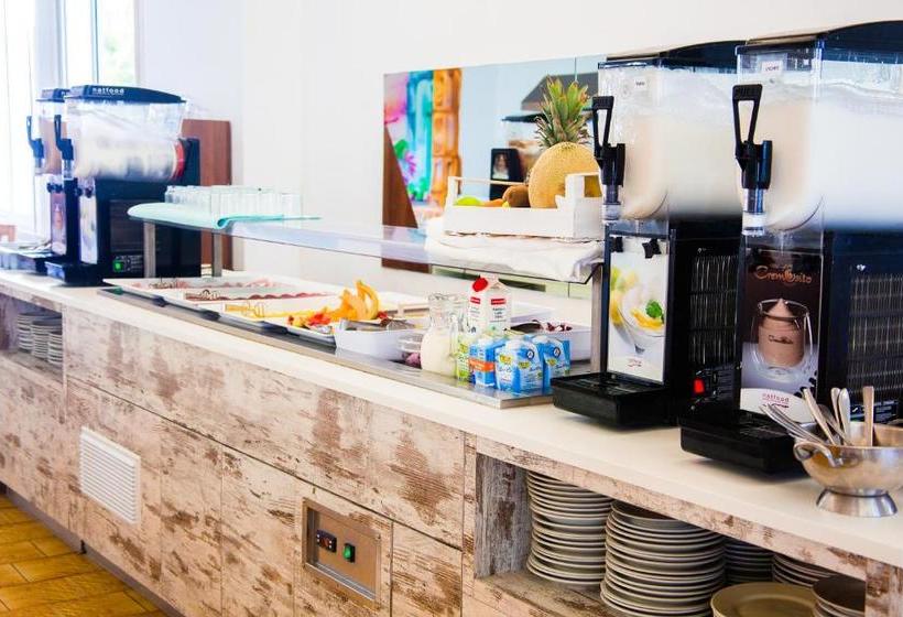 فندق Albergo Etico Cesenatico