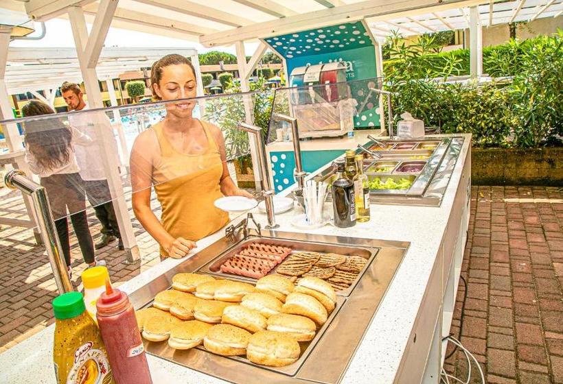 فندق Albergo Etico Cesenatico