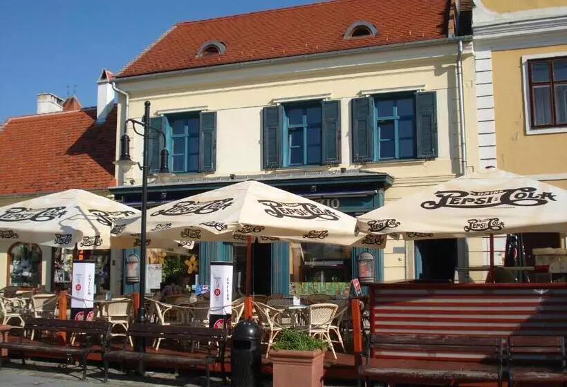 Hotelli Portré Panzió