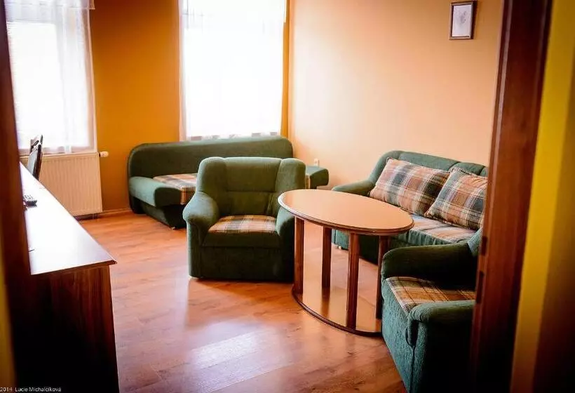 Majatalo Penzion Pod Kašnou