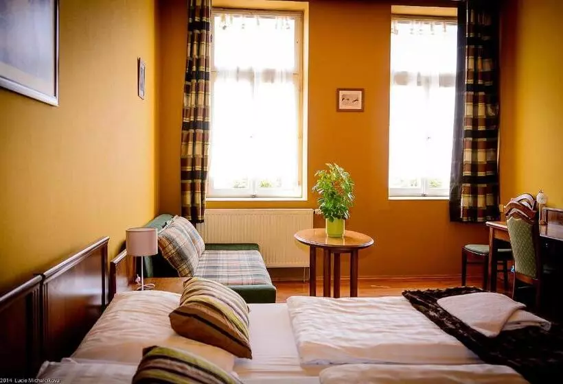 Majatalo Penzion Pod Kašnou