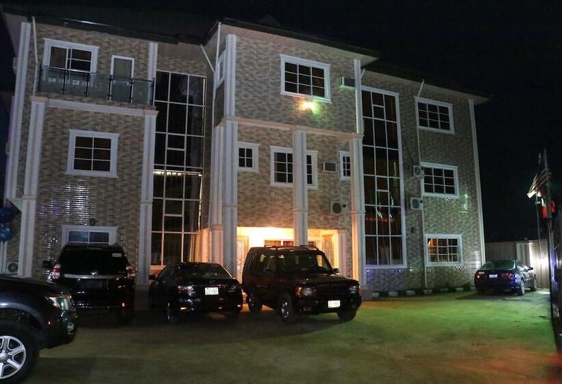 Carabana Hotel & Suites