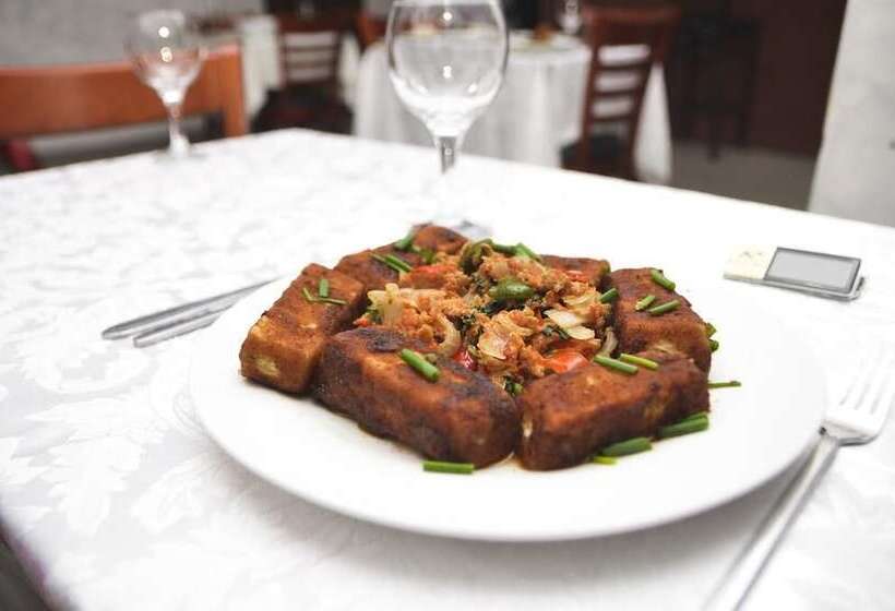 Carabana Hotel & Suites