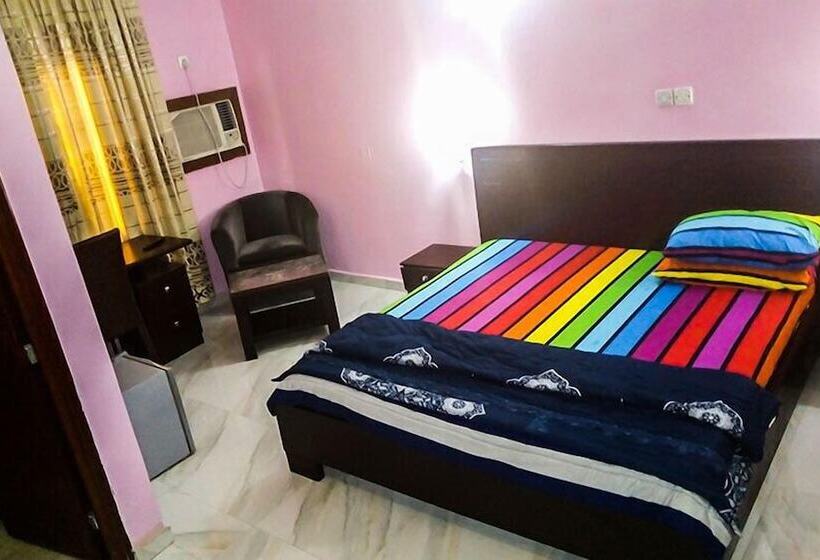 Carabana Hotel & Suites