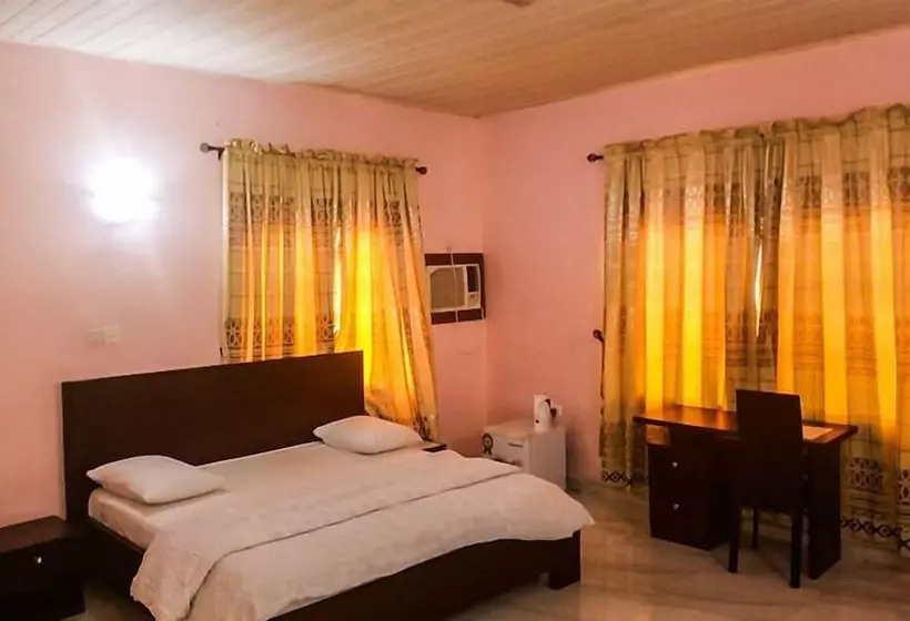 Carabana Hotel & Suites