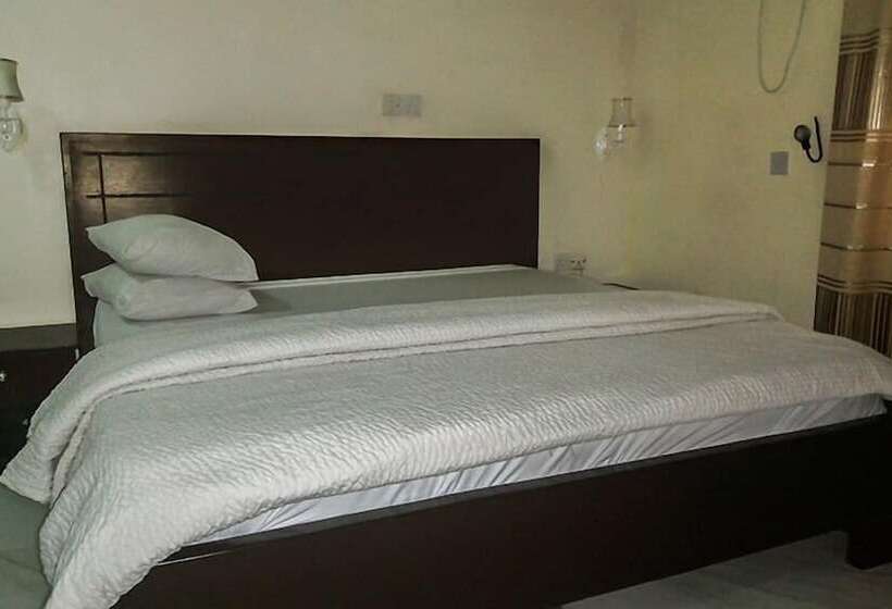 Carabana Hotel & Suites