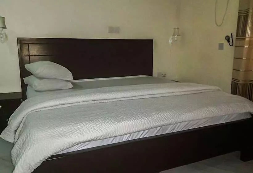 Carabana Hotel & Suites