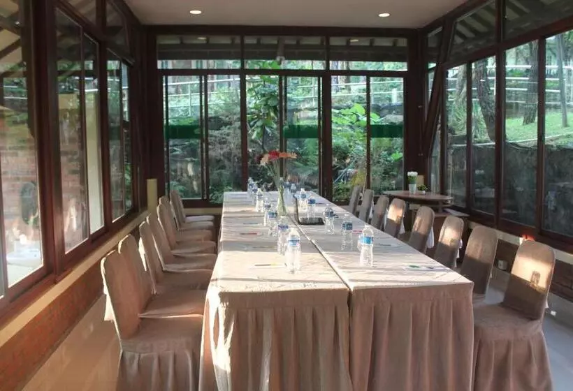 Hôtel New Green Sentul Resort