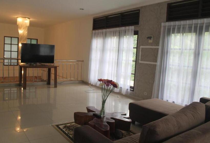 Hotel New Green Sentul Resort