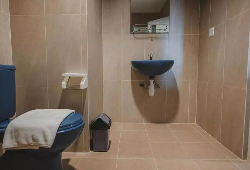 ホテル Reddoorz Plus Near Ferry Terminal Batam Center