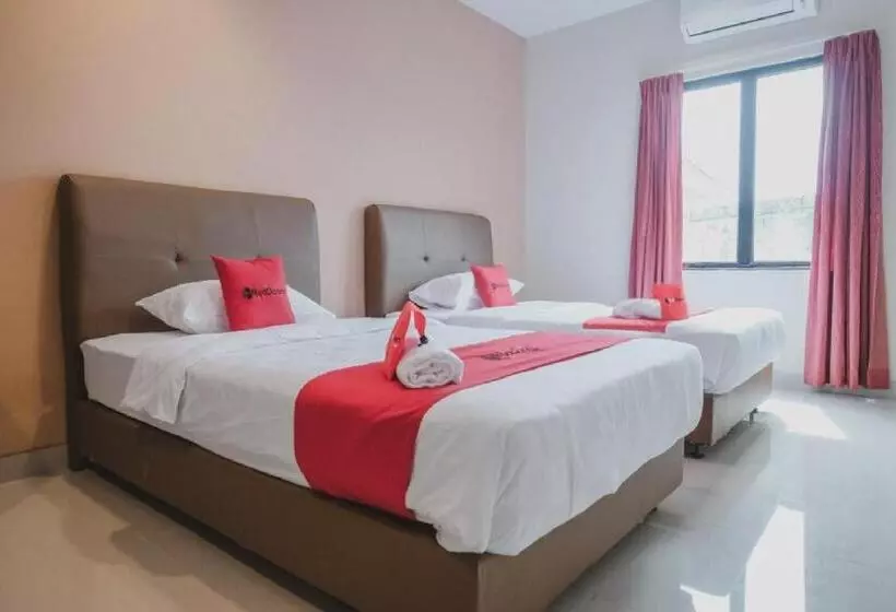ホテル Reddoorz Plus Near Ferry Terminal Batam Center