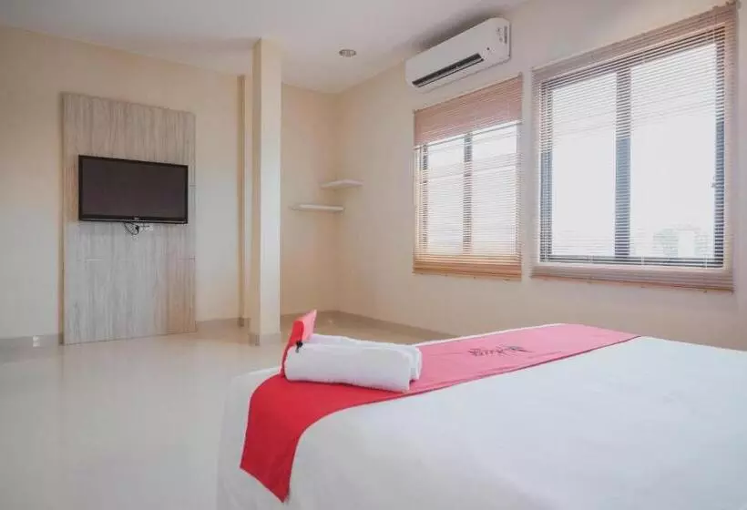 ホテル Reddoorz Plus Near Ferry Terminal Batam Center