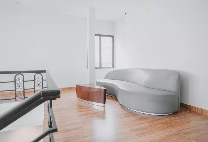 ホテル Reddoorz Plus Near Ferry Terminal Batam Center