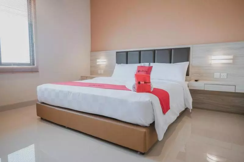 ホテル Reddoorz Plus Near Ferry Terminal Batam Center
