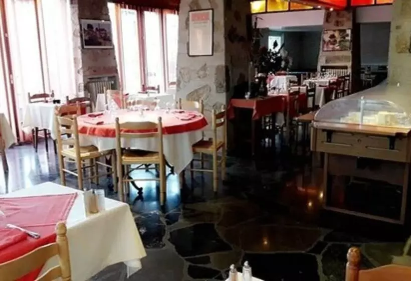 ホテル Restaurant Le Chalet