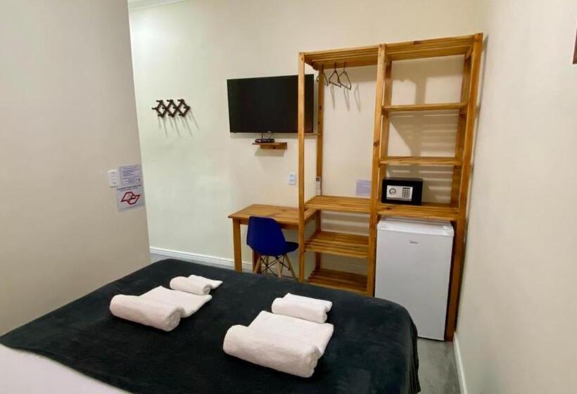 פנסיון Suíte Lázaro