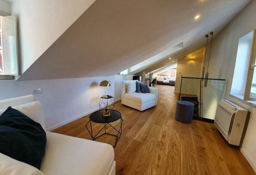 Pensiune The Suites At Central Split