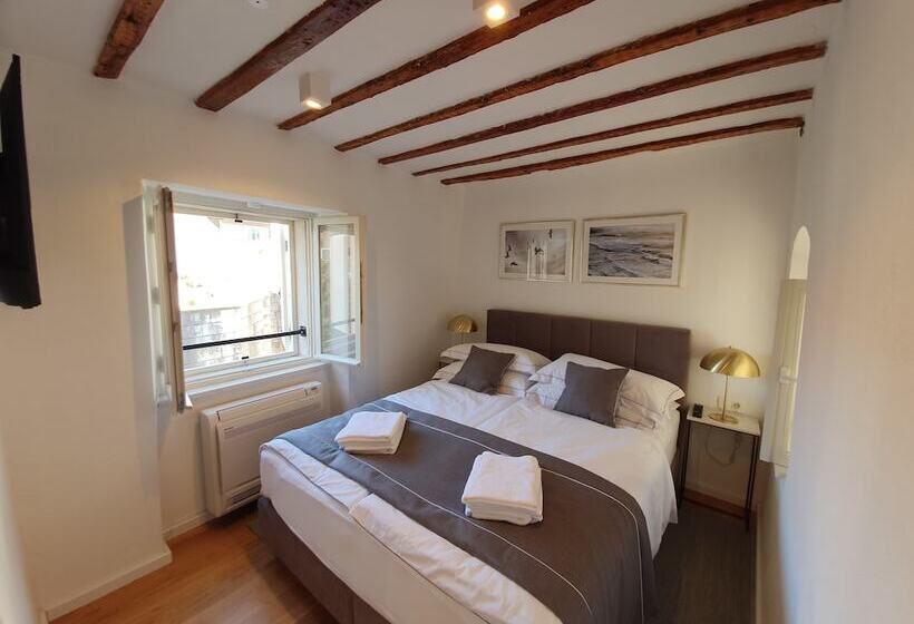 Pensiune The Suites At Central Split