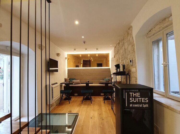 Pensiune The Suites At Central Split