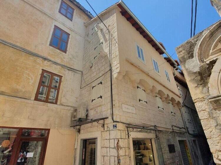 Pensiune The Suites At Central Split