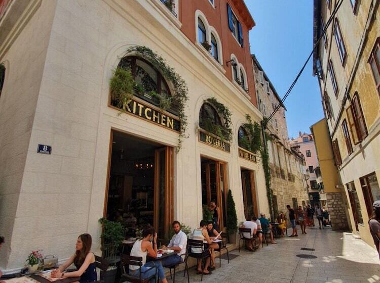 Pensiune The Suites At Central Split