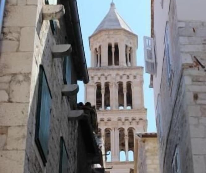 Pensiune The Suites At Central Split