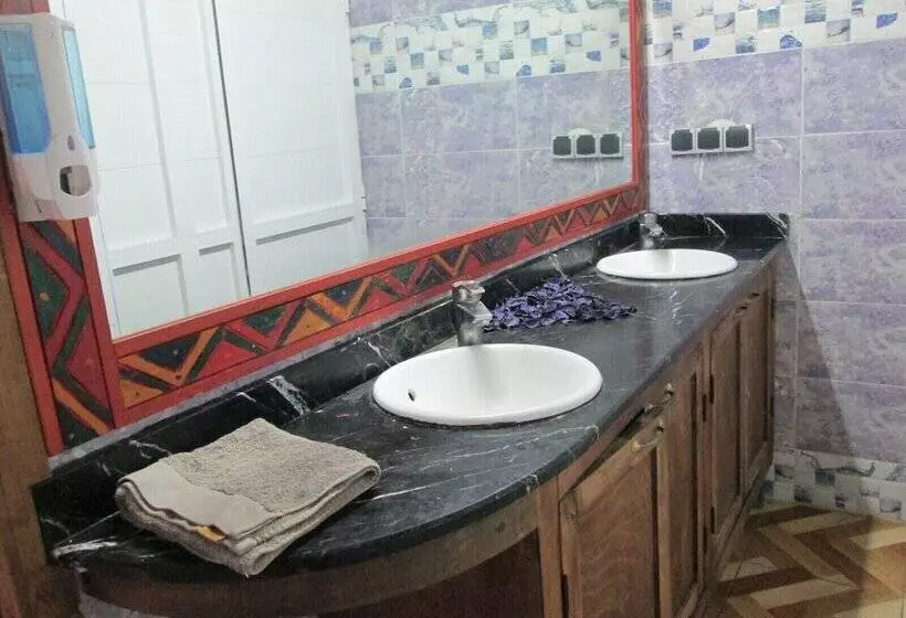 Tazerzit Hostel Restau