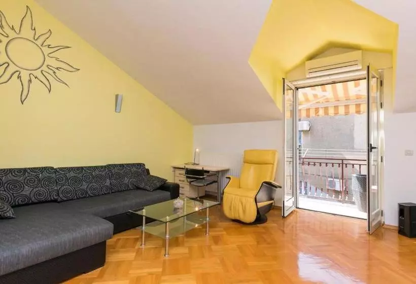 Apartment Mate