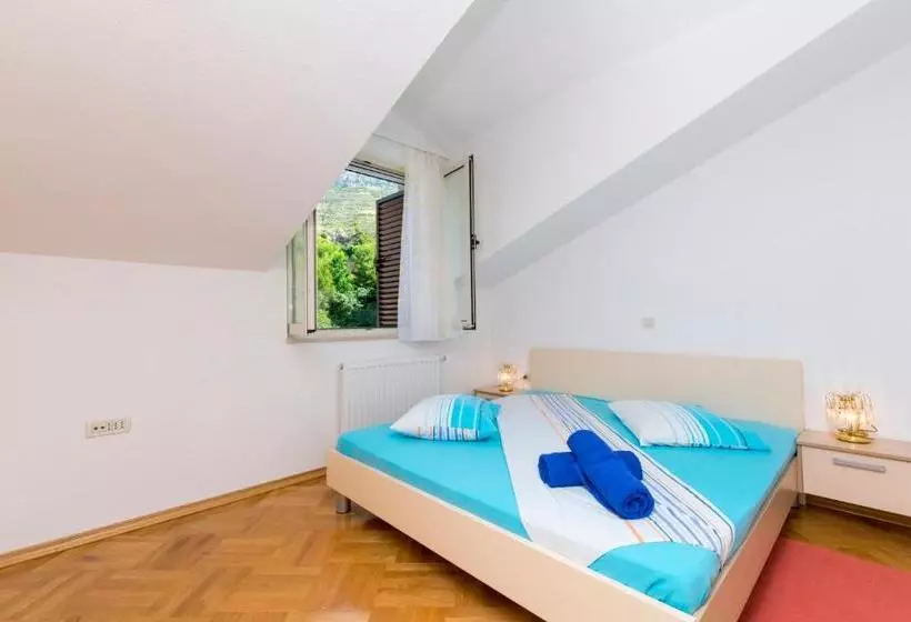 Apartment Mate