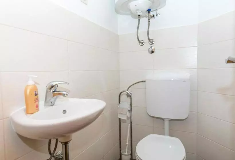 Apartment Mate