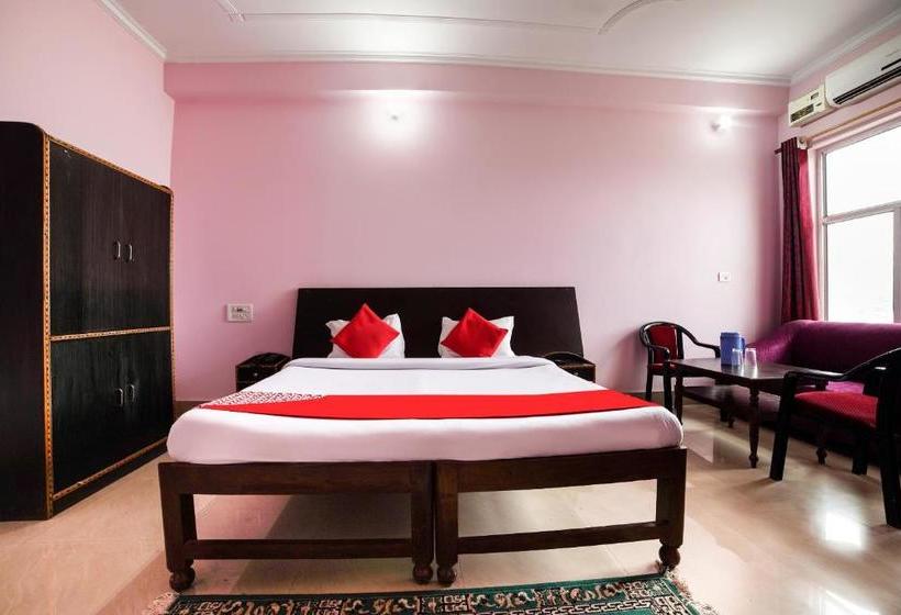 Hôtel Oyo 43978 Nini Residency