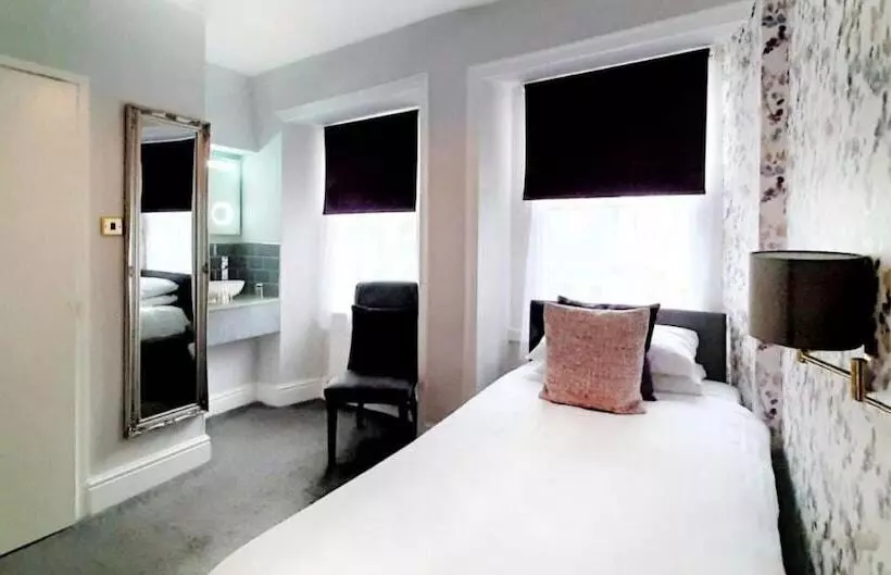 Отель Allerdale Court