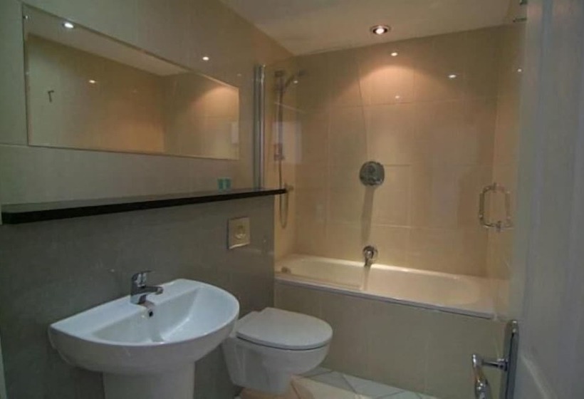 בית מלון כפרי Kensington