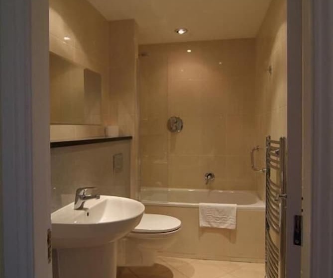 בית מלון כפרי Kensington