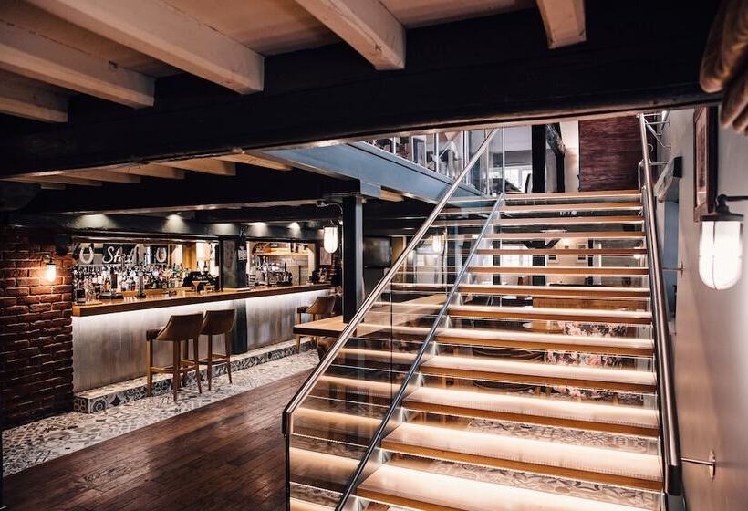 Manor House Hotel & Spa, Alsager