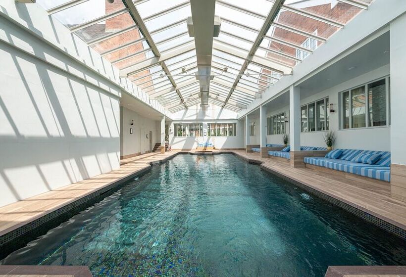 Manor House Hotel & Spa, Alsager