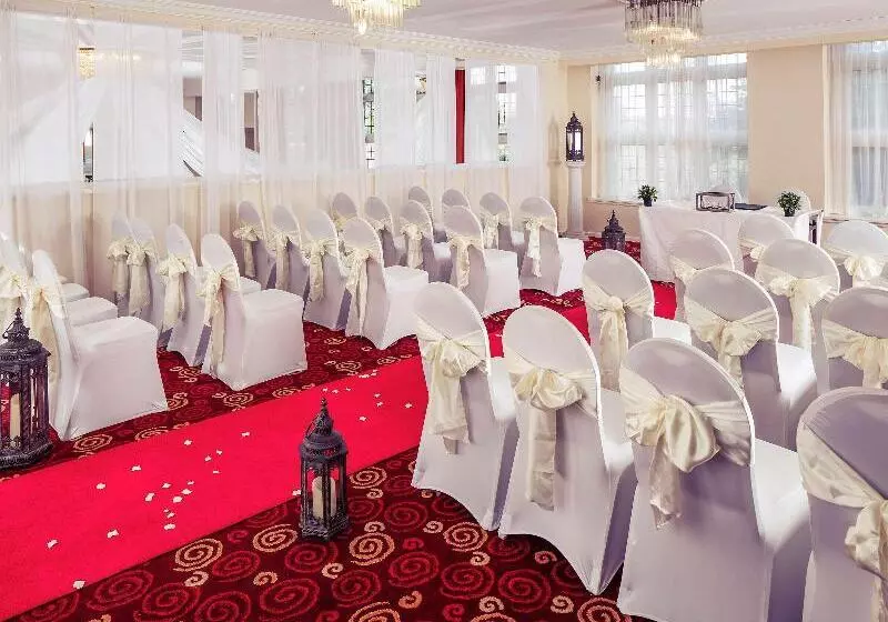 هتل Mercure Leeds Parkway