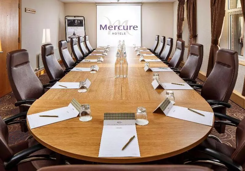 هتل Mercure Leeds Parkway