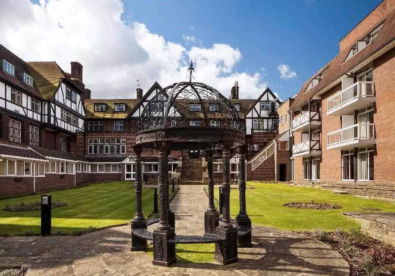 هتل Mercure Leeds Parkway