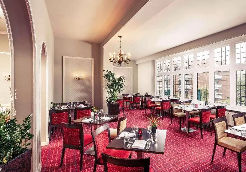 هتل Mercure Leeds Parkway