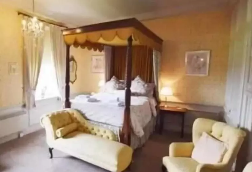 בית מלון כפרי Rowley Manor