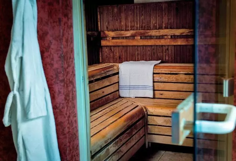 فندق ريفى The Parsonage Hotel & Spa