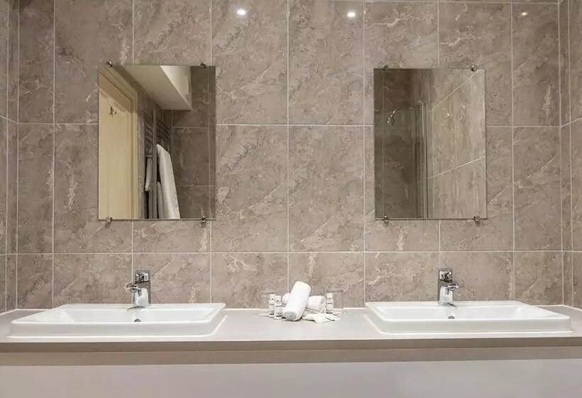 فندق ريفى The Parsonage Hotel & Spa