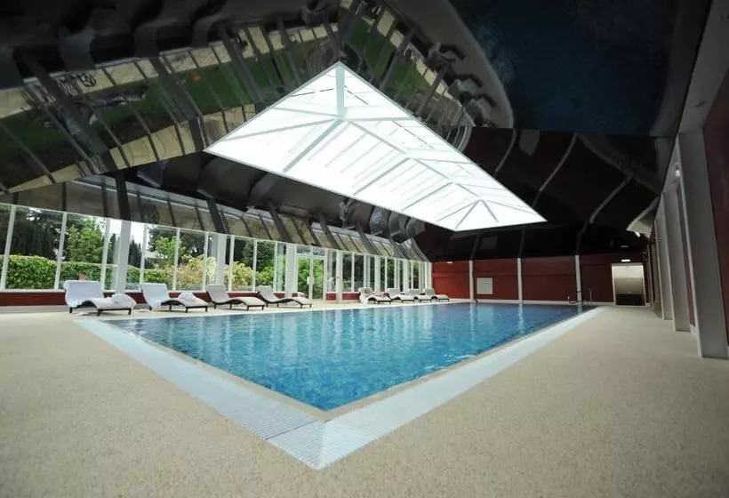 فندق ريفى The Parsonage Hotel & Spa