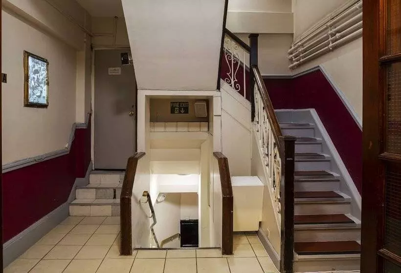 Отель Strand Continental Hostel